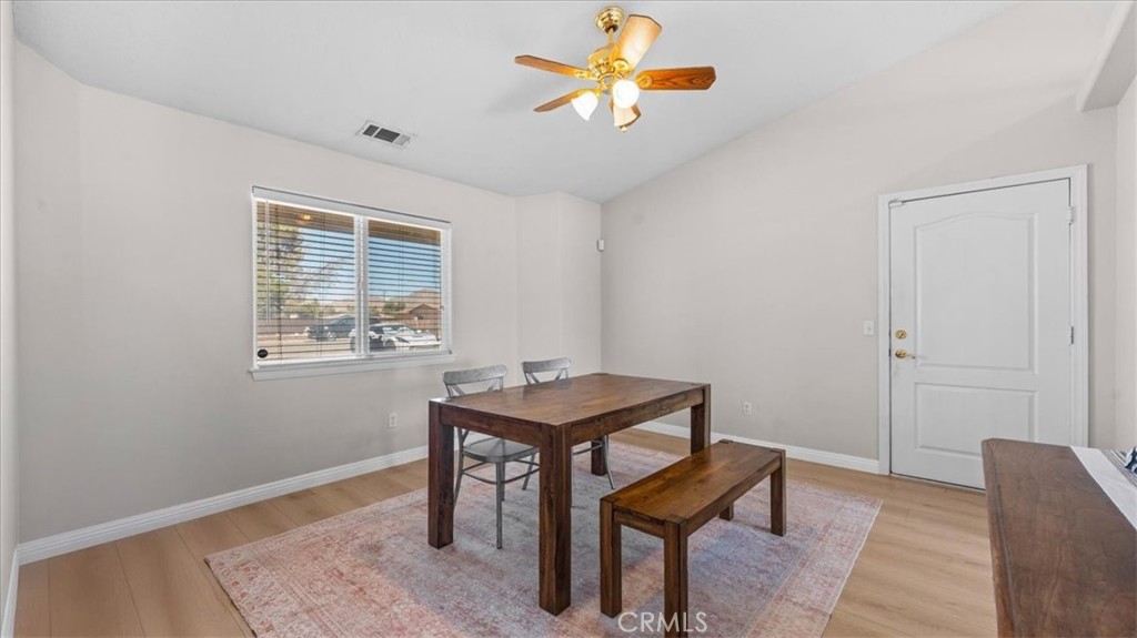 15535 Erie Road Apple Valley, CA 92307 - Photo 7 of 34