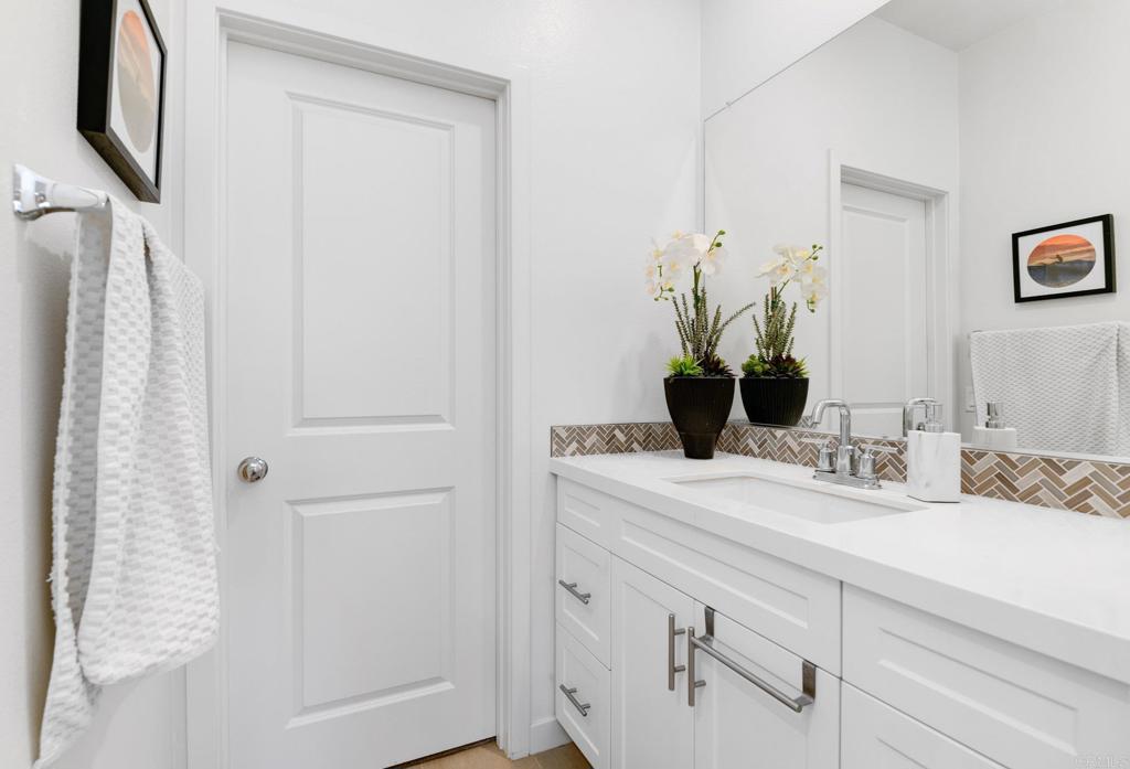 319 Lagoon Way Santee, CA 92071 - Photo 13 of 30