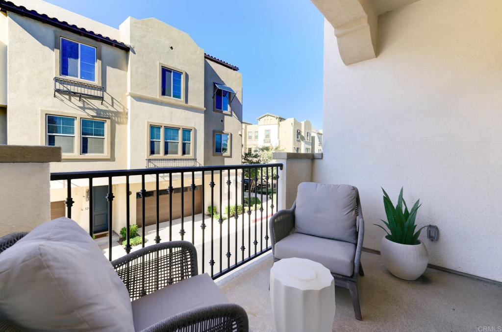 319 Lagoon Way Santee, CA 92071 - Photo 9 of 30