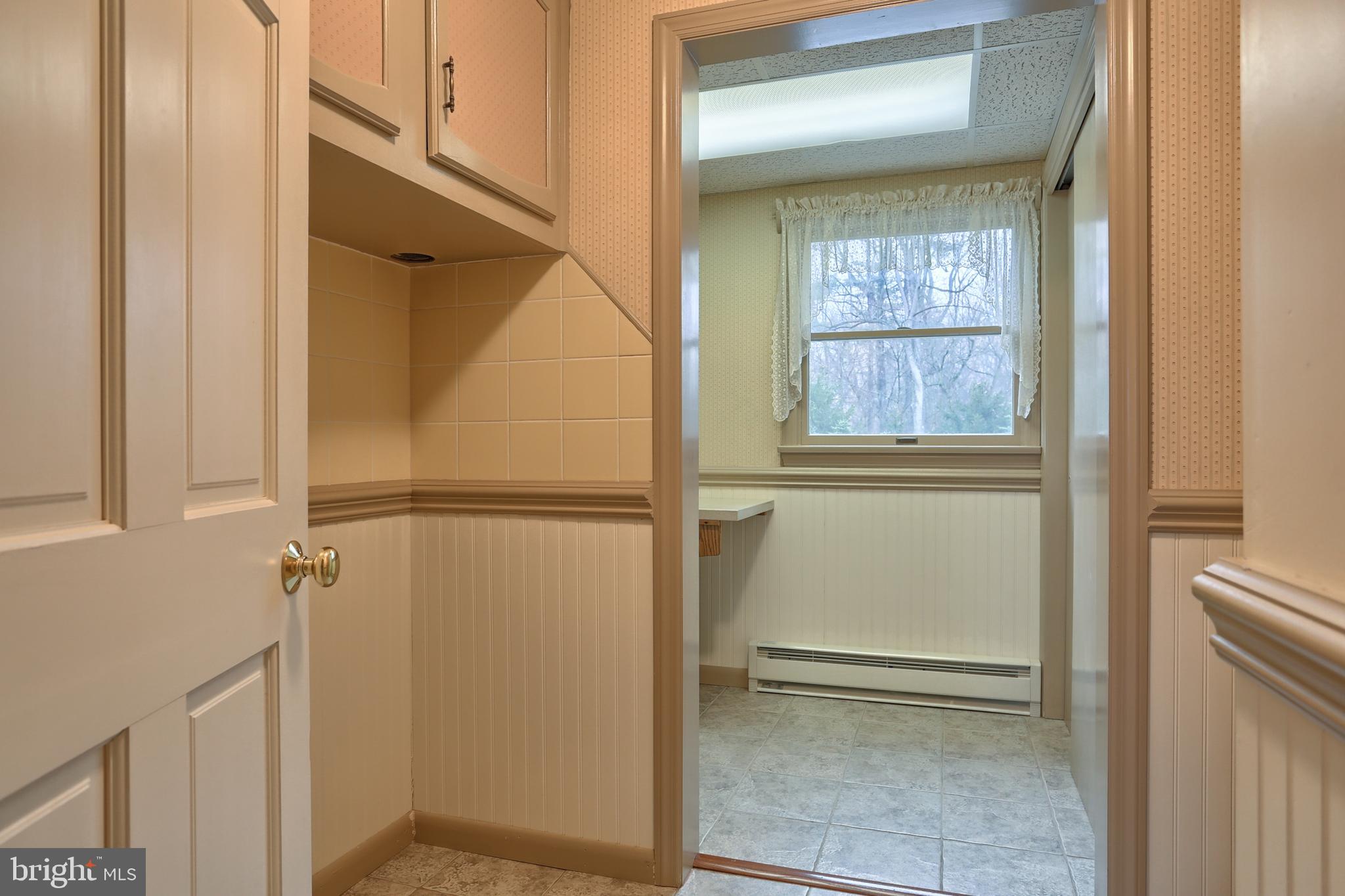 49 North Cornwall Road Lebanon, PA 17042 - Photo 29 of 90 Mud room off garage