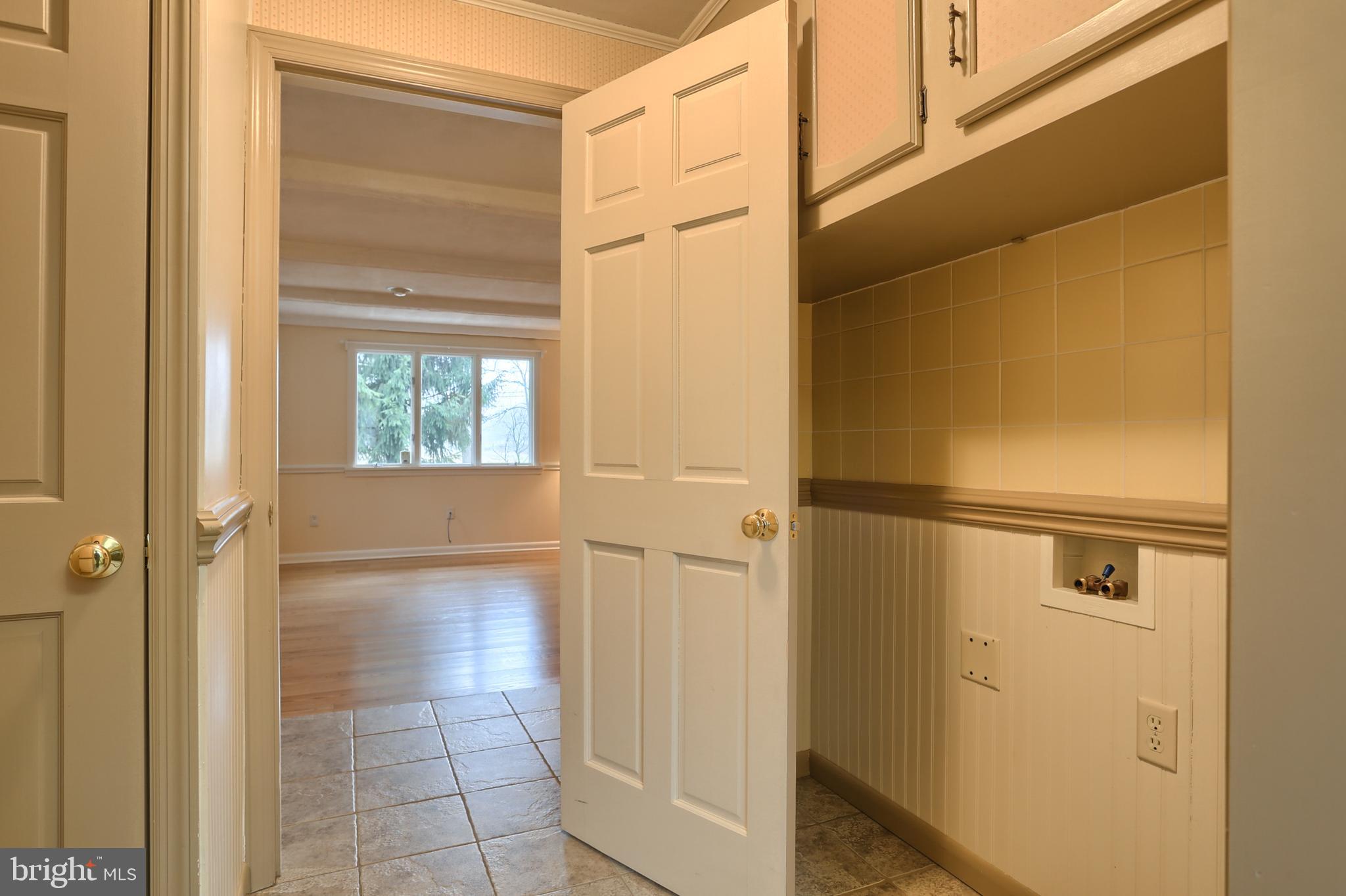 49 North Cornwall Road Lebanon, PA 17042 - Photo 31 of 90 Laundry/mud room