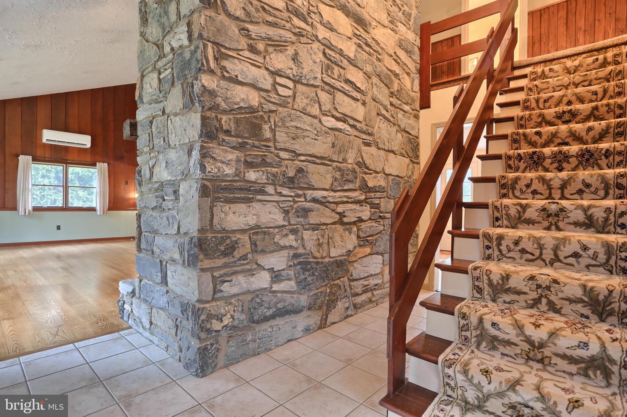 49 North Cornwall Road Lebanon, PA 17042 - Photo 8 of 90 Impressive entryway
