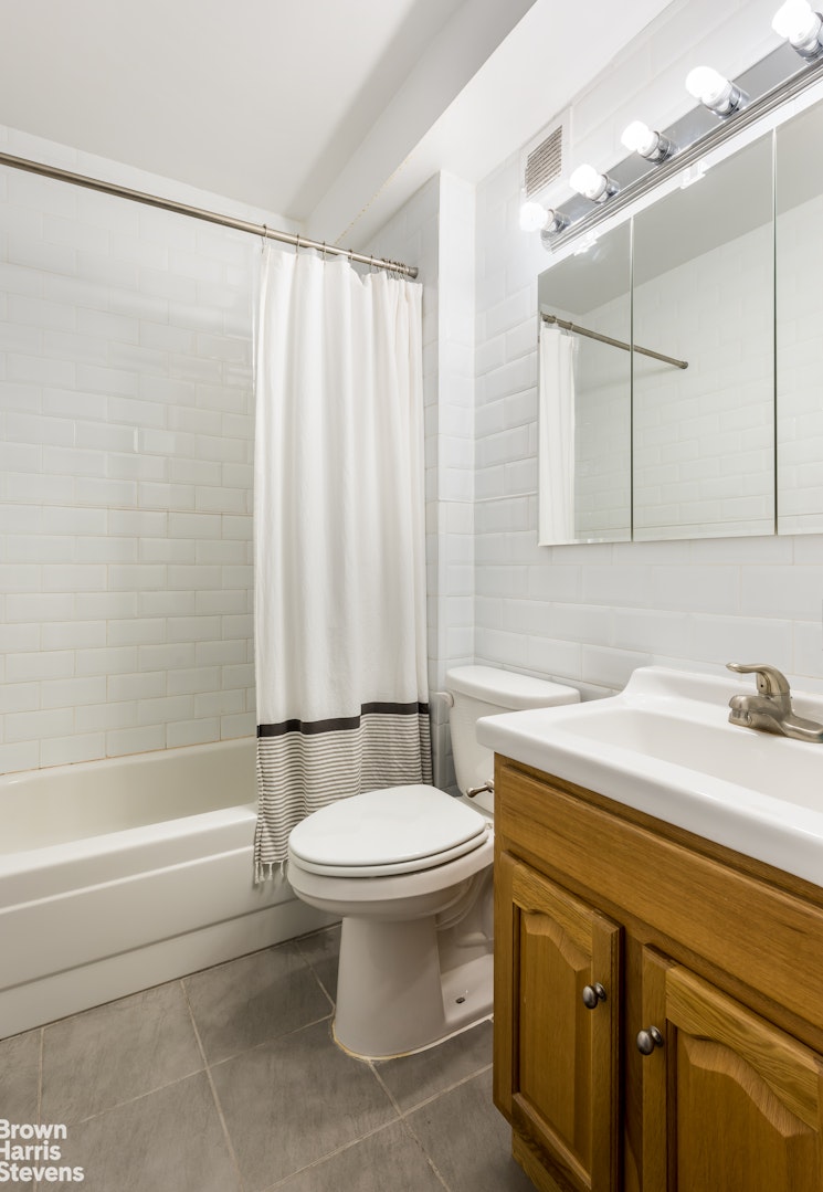 350 West 14th Street, Unit 5A Manhattan, NY 10014 - Photo 10 of 11