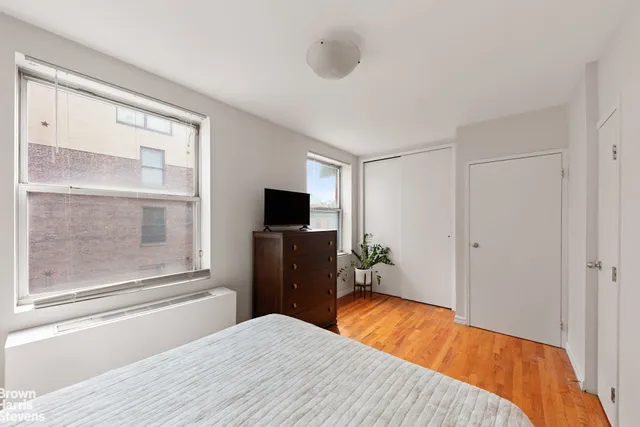 $995,000 | 350 West 14th Street, Unit 5A | West Village