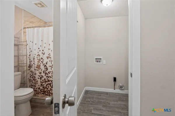 $584,900 | 617 Bartlett Road, Victoria, TX 77905