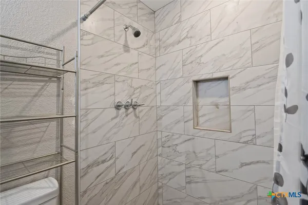 $584,900 | 617 Bartlett Road, Victoria, TX 77905