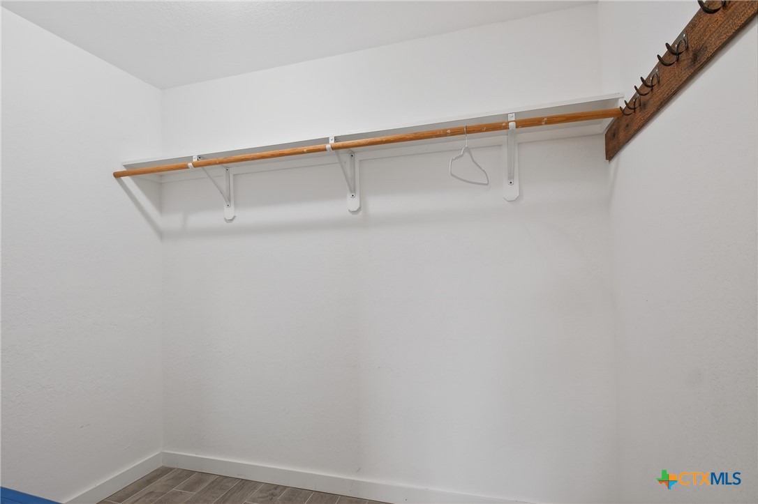 617 Bartlett Road Victoria, TX 77905 - Photo 18 of 30 Primary Closet #1