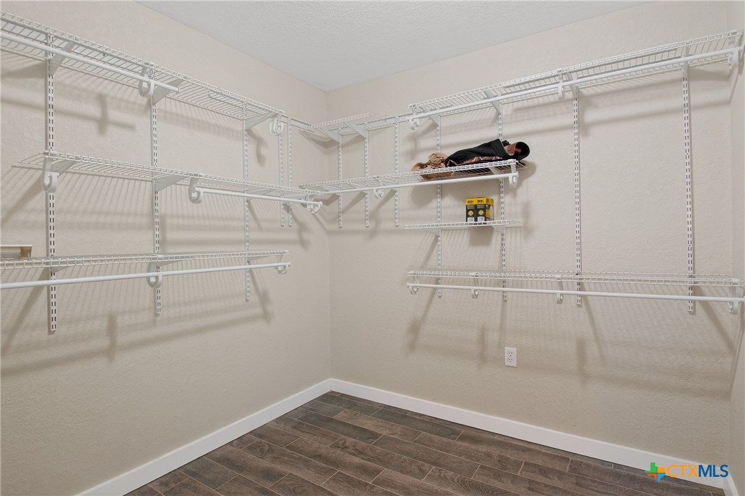 617 Bartlett Road Victoria, TX 77905 - Photo 19 of 30 Primary Closet #2