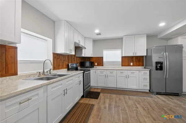 $584,900 | 617 Bartlett Road, Victoria, TX 77905