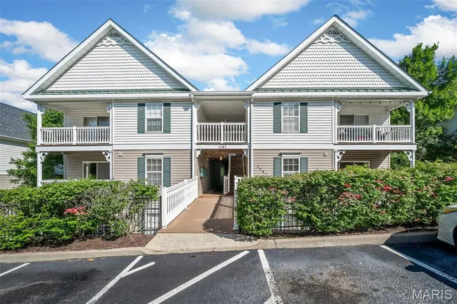 $170,000 | 1141 Arbor Creek Drive, Unit 2C, St. Louis, MO 63122