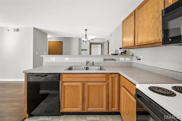 $170,000 | 1141 Arbor Creek Drive, Unit 2C, St. Louis, MO 63122