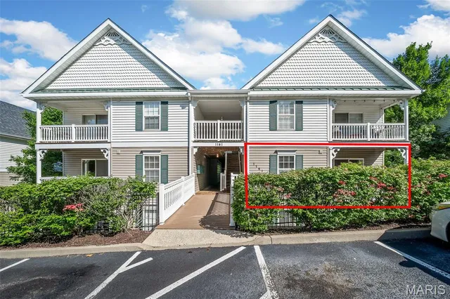 $170,000 | 1141 Arbor Creek Drive, Unit 2C, St. Louis, MO 63122