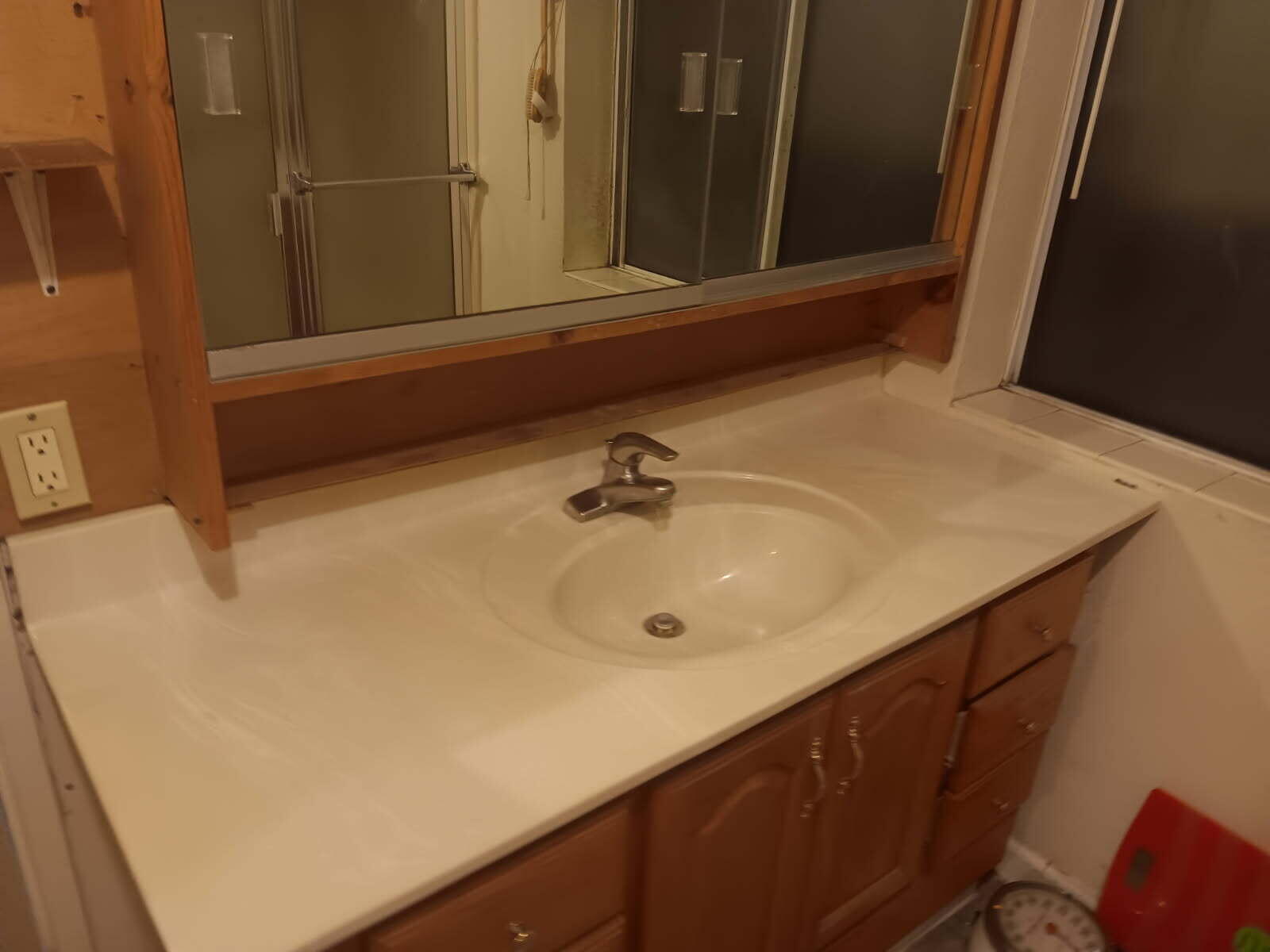 10001 West Frontage Road South Gate, CA 90280 - Photo 12 of 34 a bathroom with a sink and a mirror