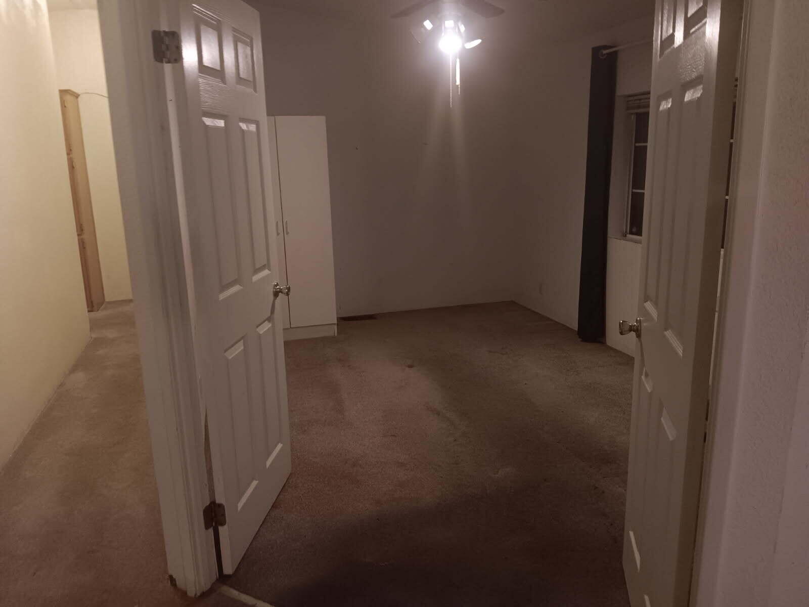 10001 West Frontage Road South Gate, CA 90280 - Photo 10 of 34 a view of gallery