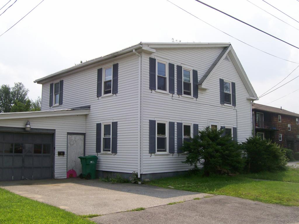 100 Maple Street Rochester, NH 03867 - Photo 3 of 36