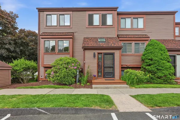 $395,000 | 1 Wickham's Fancy, Unit 1, Canton, CT 06019