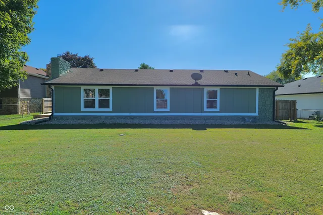 $295,000 | 12 Rypma Row, Whiteland, IN 46184