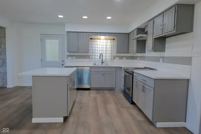 $295,000 | 12 Rypma Row, Whiteland, IN 46184