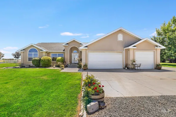 $790,000 | 3962 North 2405th Street East, Twin Falls, ID 83301