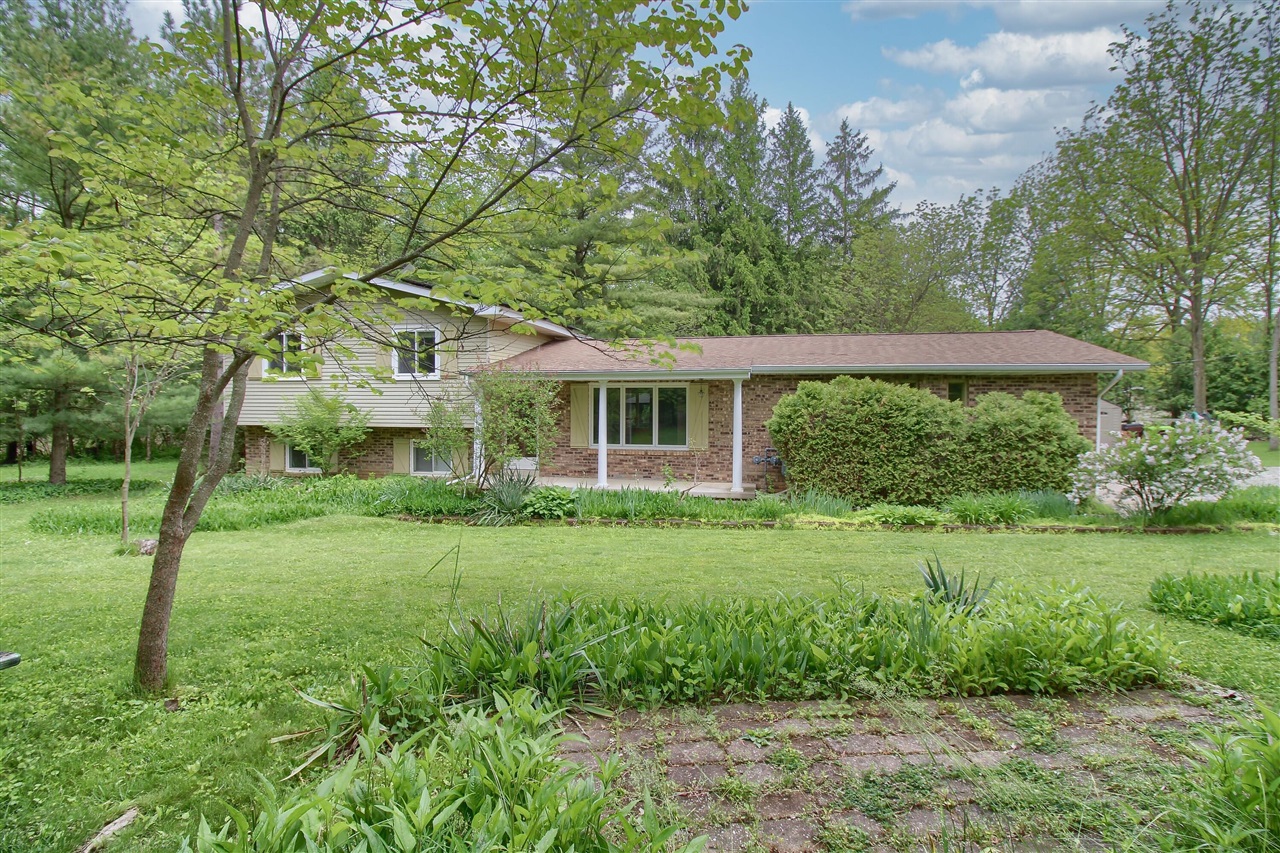 39 Judd Road Milan, MI 48160 - Photo 3 of 29