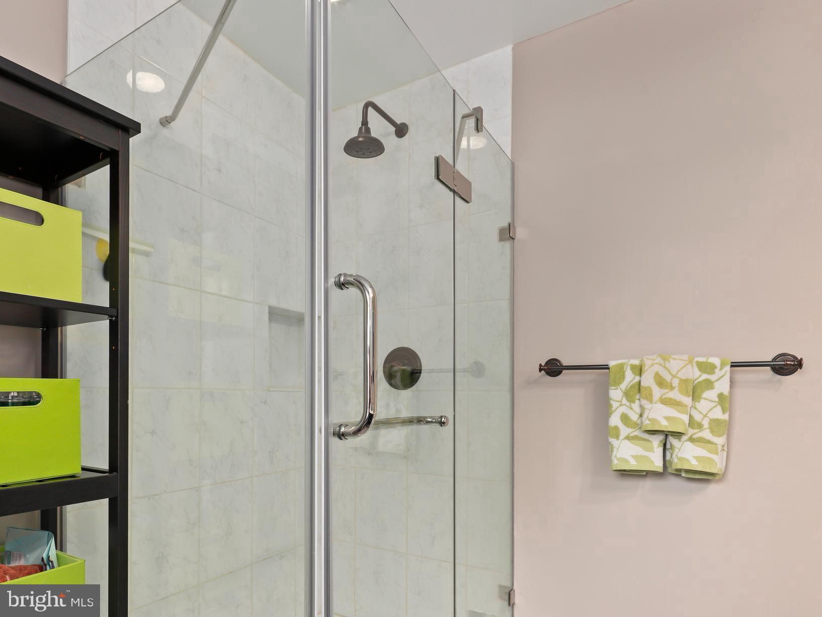9422 Brentsville Road Manassas, VA 20112 - Photo 21 of 37 a bathroom with a shower