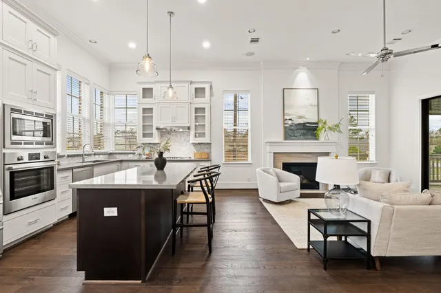 $599,500 | 612 East 20th Street, Unit A, Houston, TX 77008