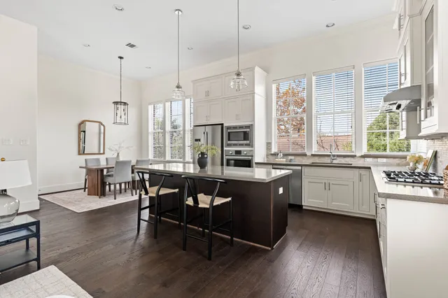 $599,500 | 612 East 20th Street, Unit A, Houston, TX 77008