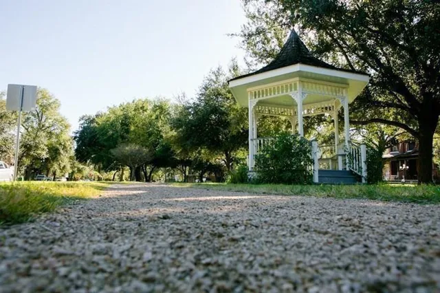 $599,500 | 612 East 20th Street, Unit A, Houston, TX 77008