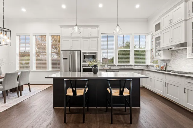 $599,500 | 612 East 20th Street, Unit A, Houston, TX 77008