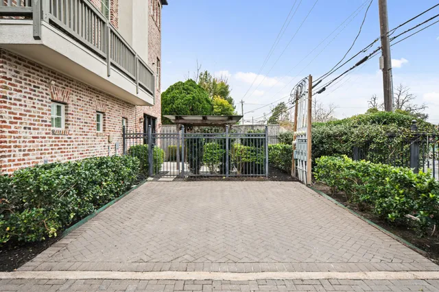 $599,500 | 612 East 20th Street, Unit A, Houston, TX 77008