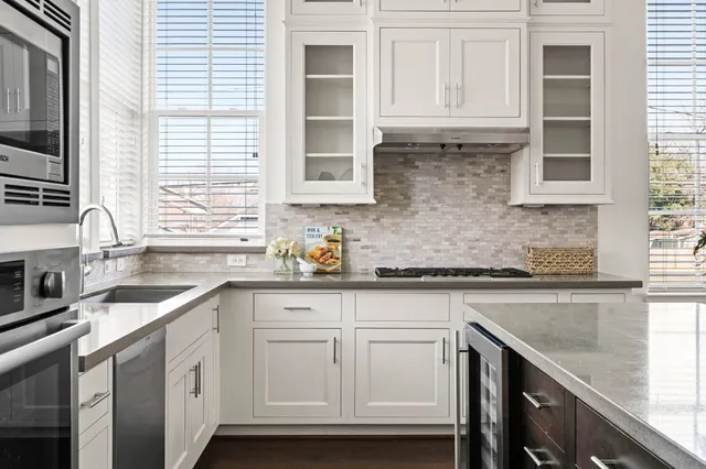 $599,500 | 612 East 20th Street, Unit A, Houston, TX 77008