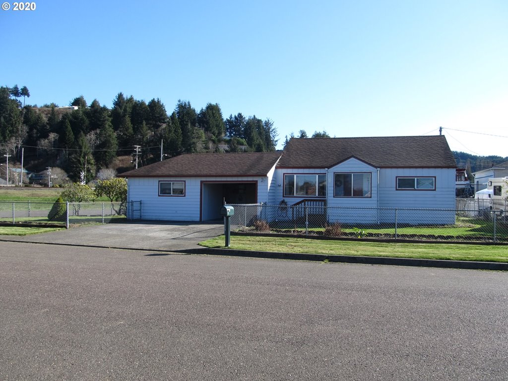908 Fir Avenue Reedsport, OR 97467 - Photo 1 of 21