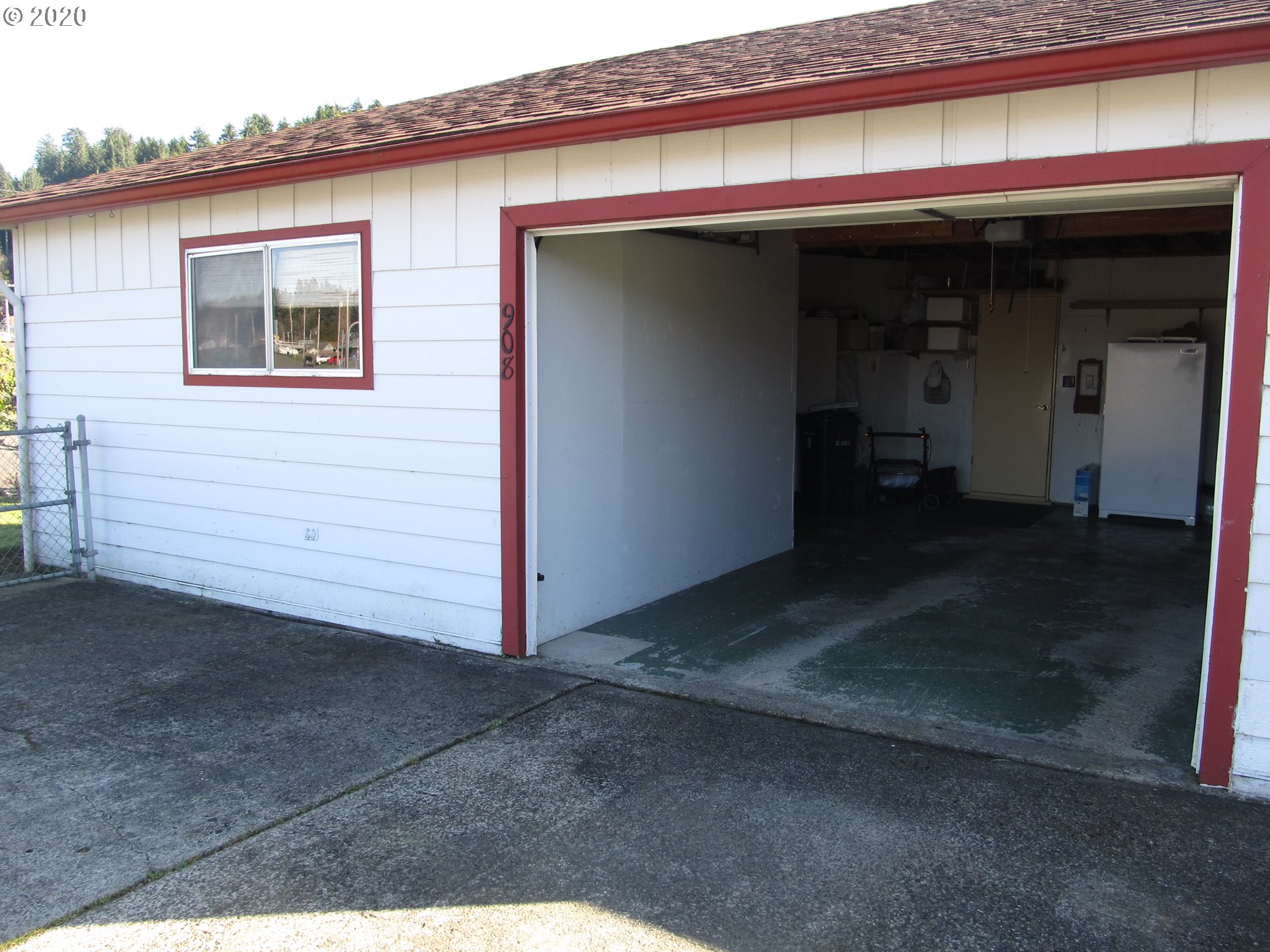 908 Fir Avenue Reedsport, OR 97467 - Photo 5 of 21