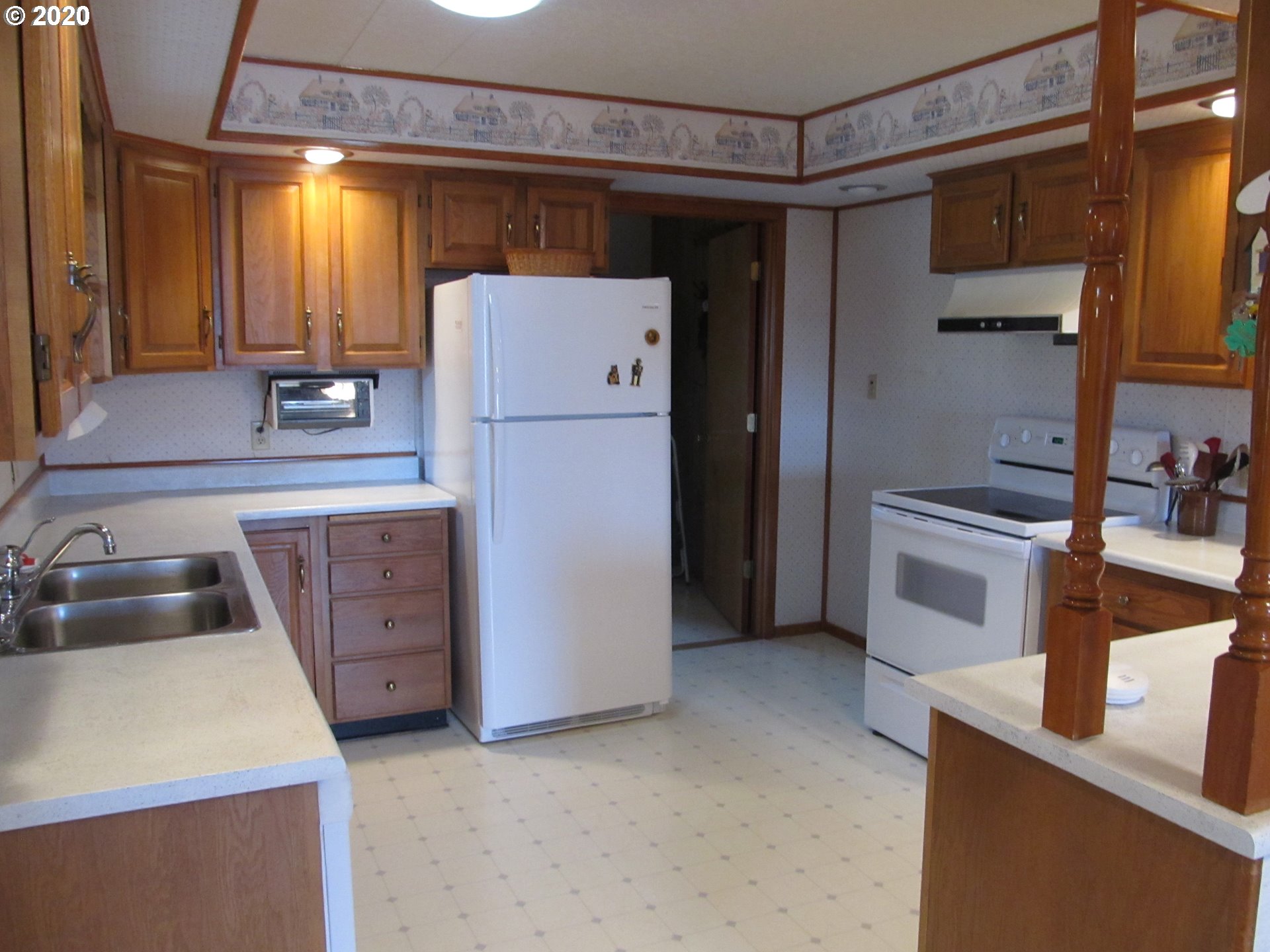 908 Fir Avenue Reedsport, OR 97467 - Photo 7 of 21