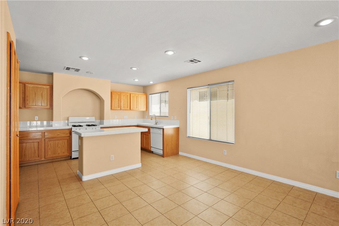 7327 Plantanus Road Las Vegas, NV 89113 - Photo 8 of 34