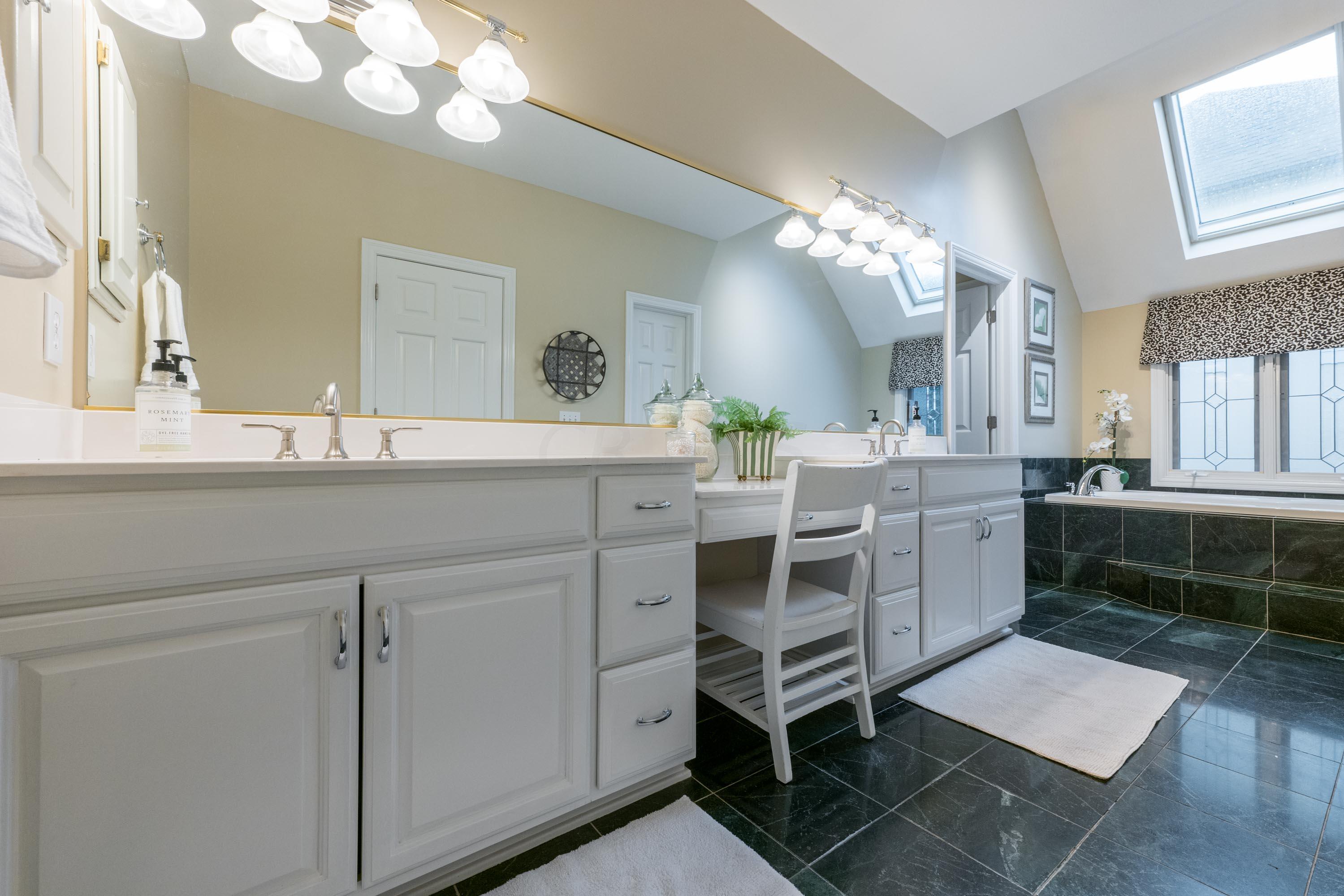 8253 Rookery Way Westerville, OH 43082 - Photo 48 of 107 053P1577136