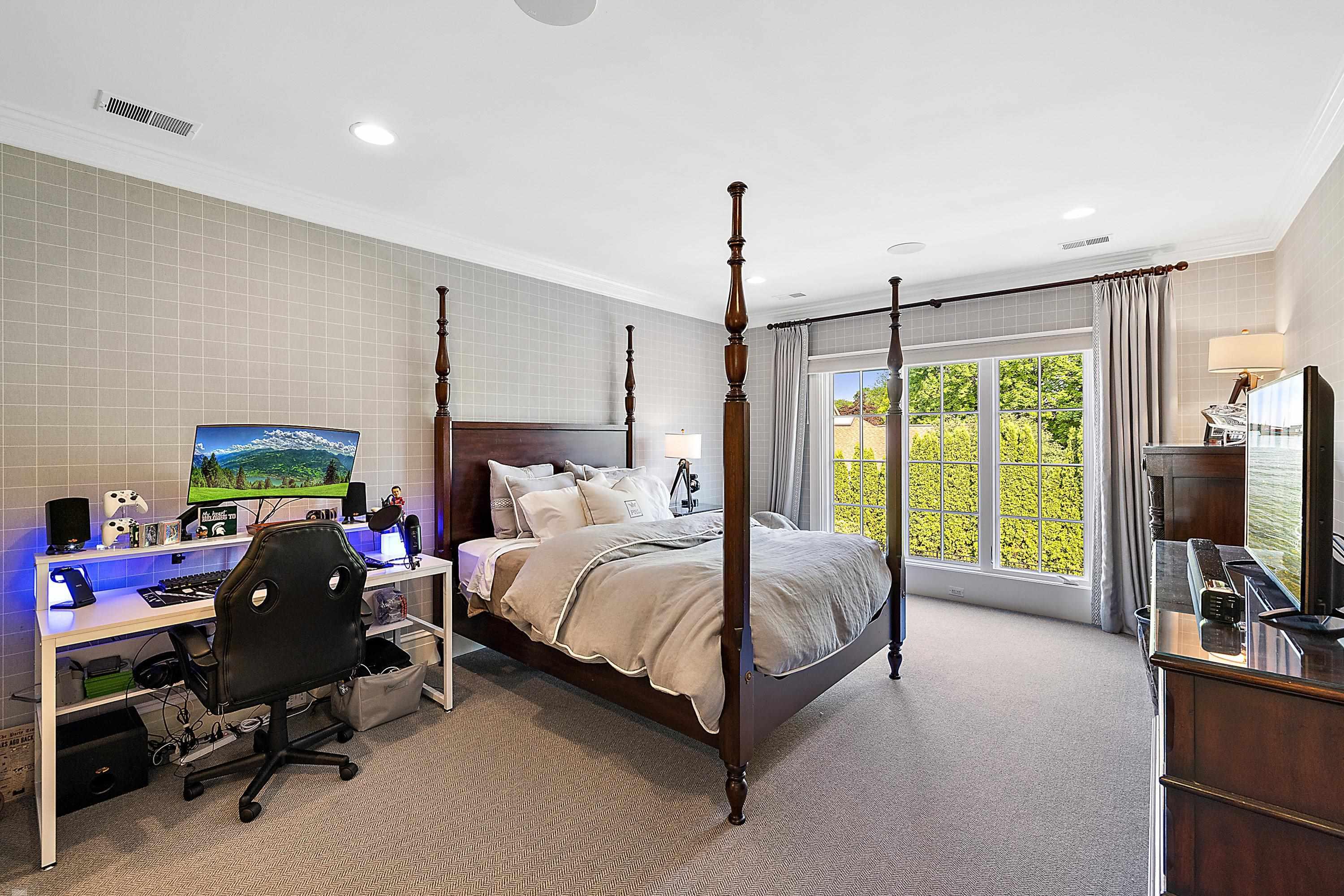 505 Lake Shore Road Grosse Pointe, MI 48236 - Photo 56 of 99 50112077-53.JPG