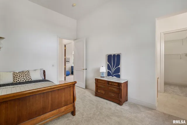 $1,099,999 | 28176 226th Street, Le Claire, IA 52753