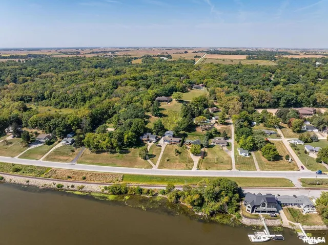 $1,099,999 | 28176 226th Street, Le Claire, IA 52753