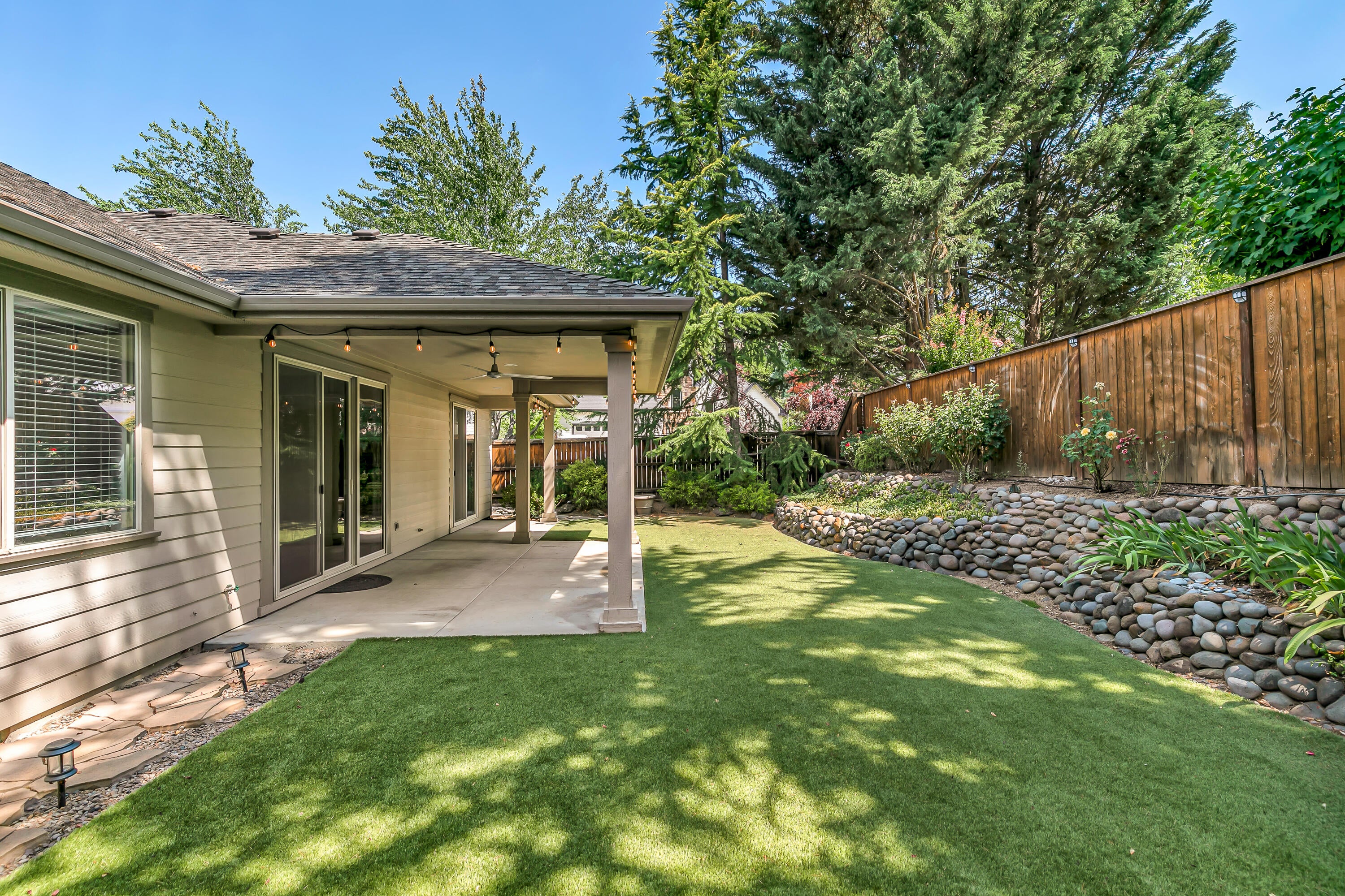 1508 Summit Ridge Circle Medford, OR 97504 - Photo 31 of 31 9R9A3727