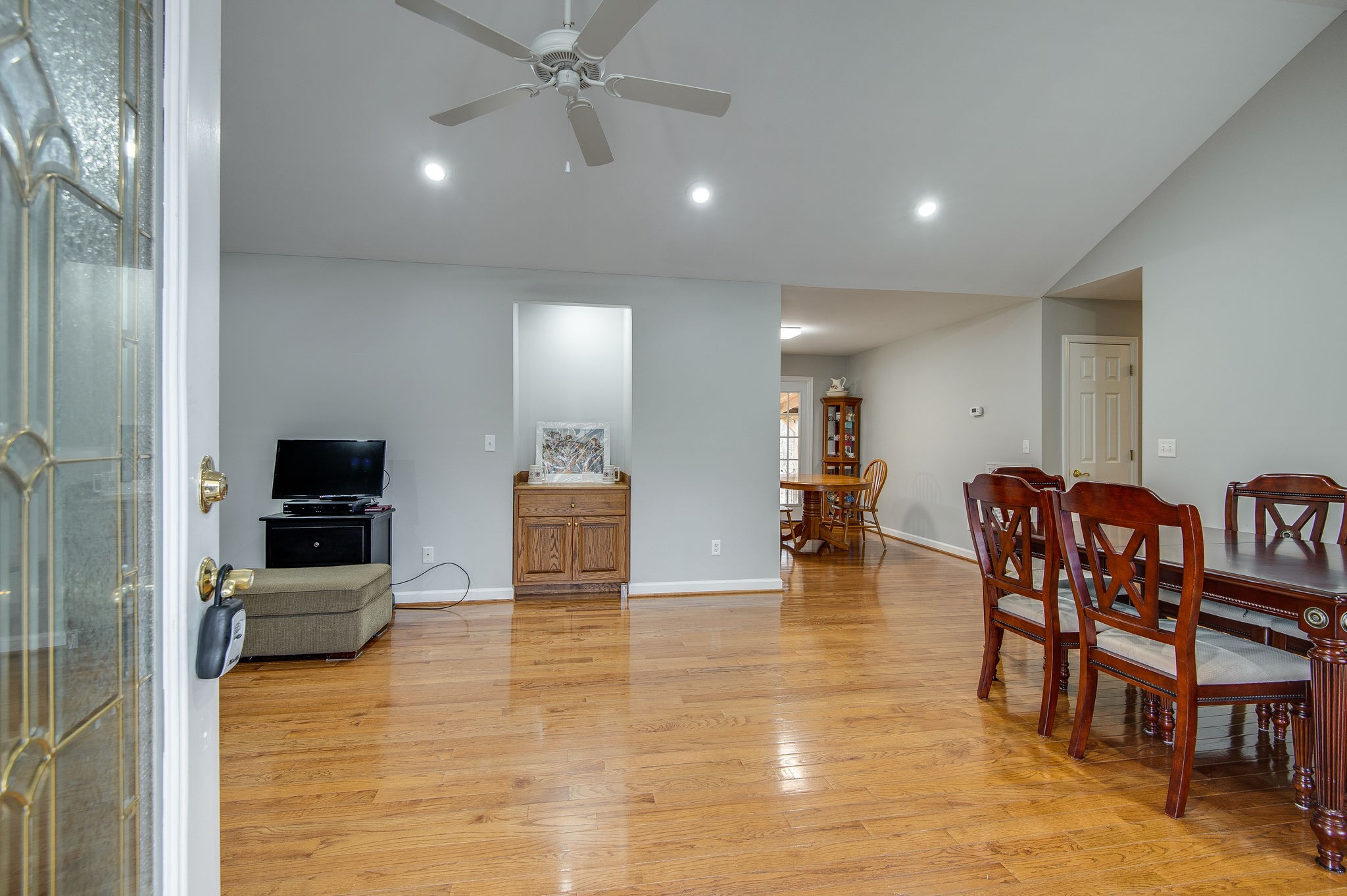 711 Franklin Road Charlotte, TN 37036 - Photo 8 of 32 Gallery Image 8