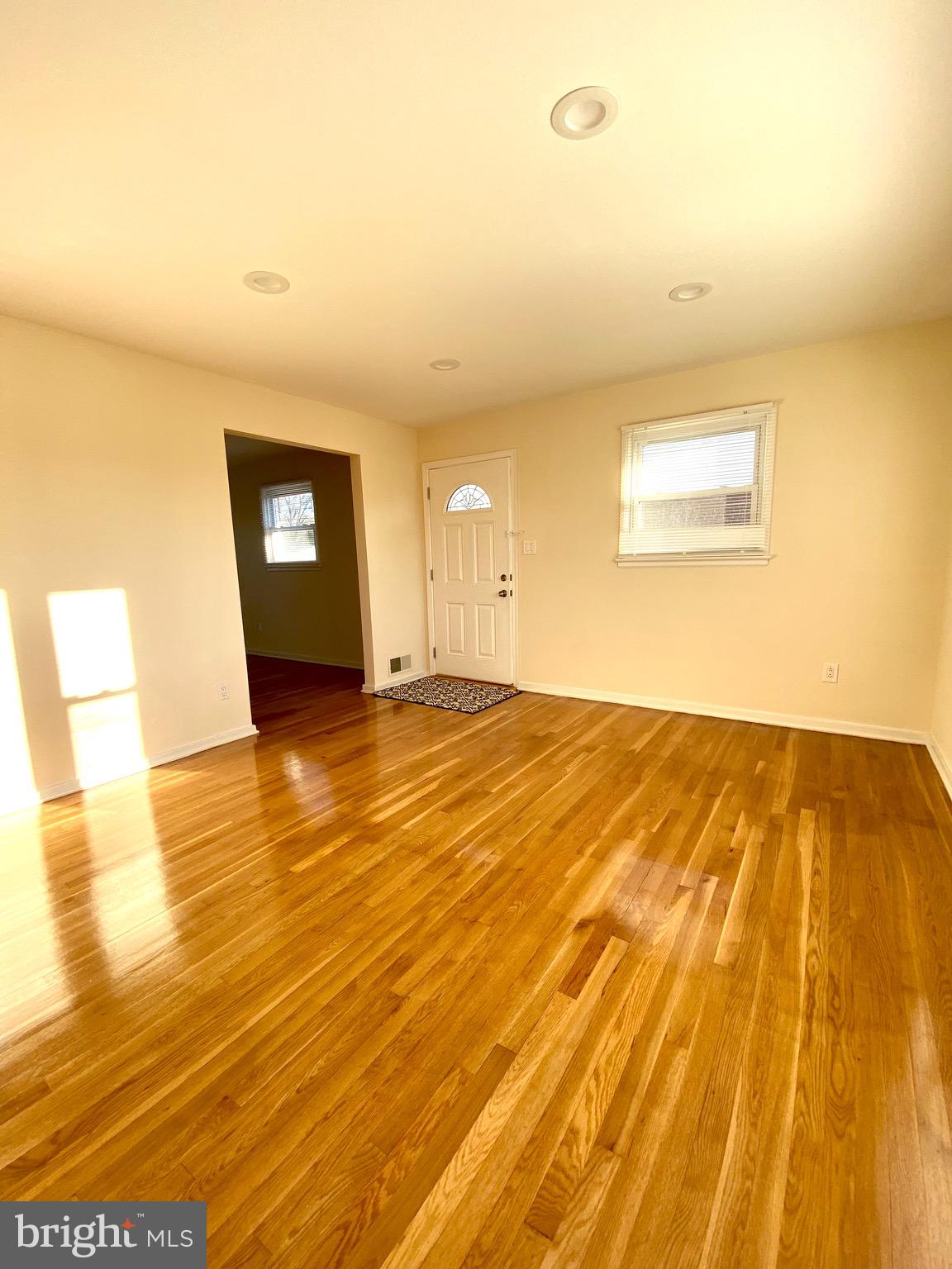 3105 Medway Street Silver Spring, MD 20902 - Photo 3 of 38 Living room
