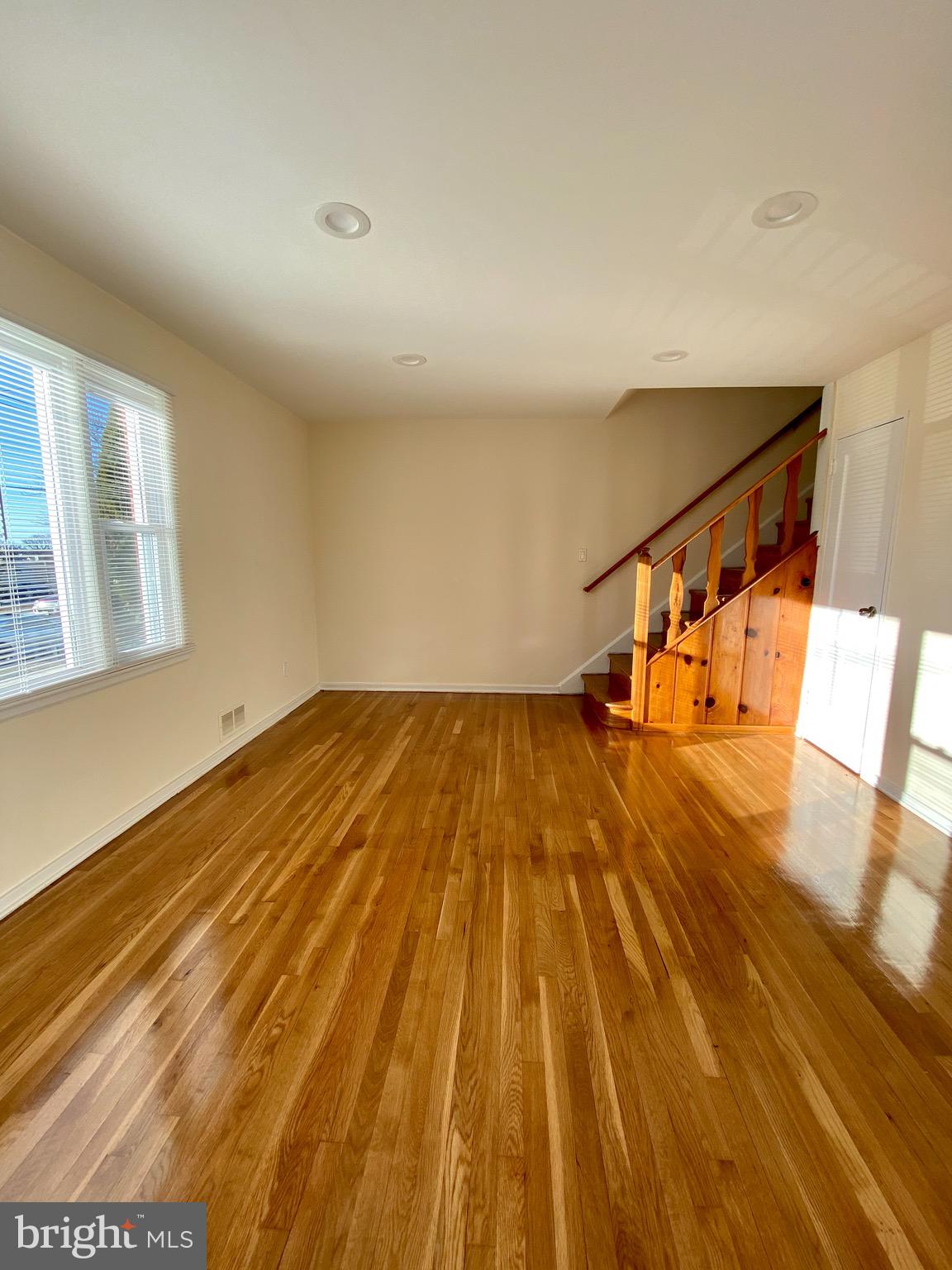 3105 Medway Street Silver Spring, MD 20902 - Photo 5 of 38 Living room area
