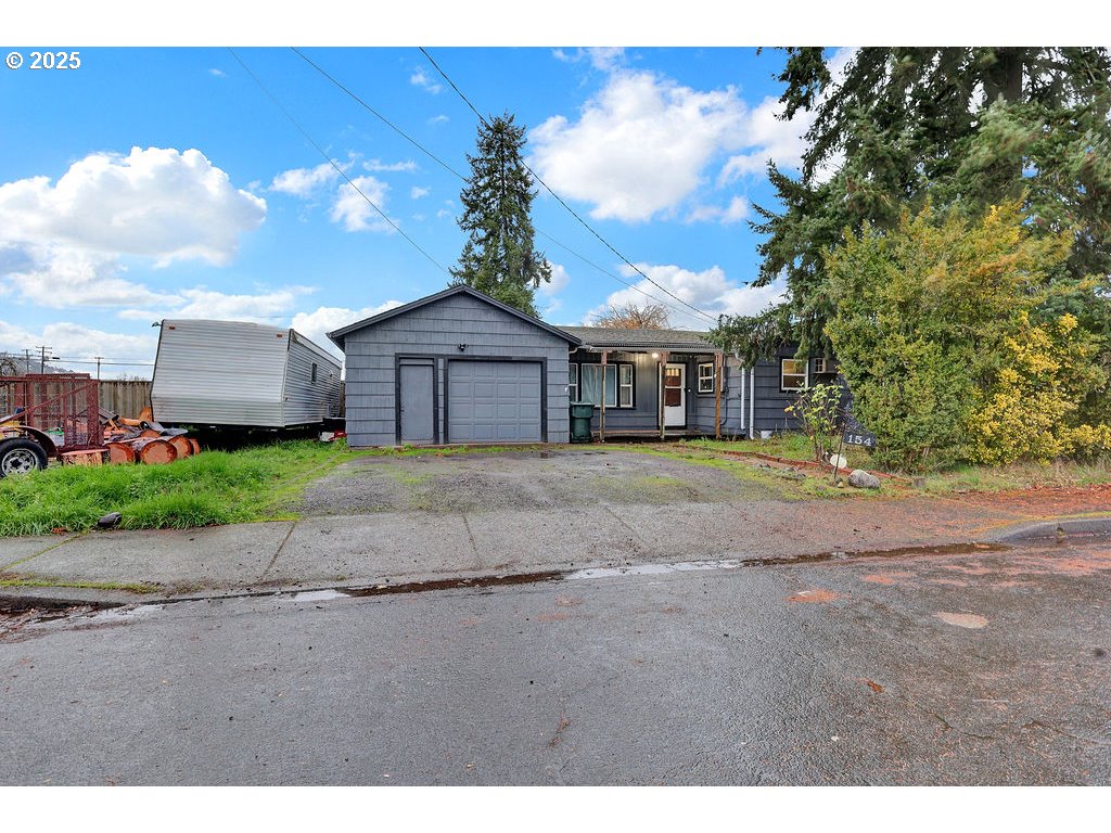 154 37th Street Springfield, OR 97478 - Photo 3 of 32