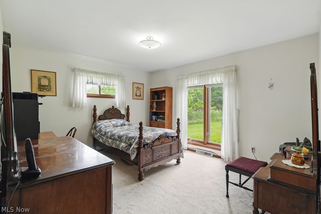 2800 Worrell Road Willoughby Hills, OH 44094 - Photo 22 of 40 Upstairs bedroom