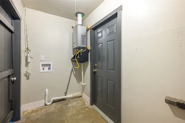 $1,300 | 476 Ellinger Road, La Grange, TX 78945