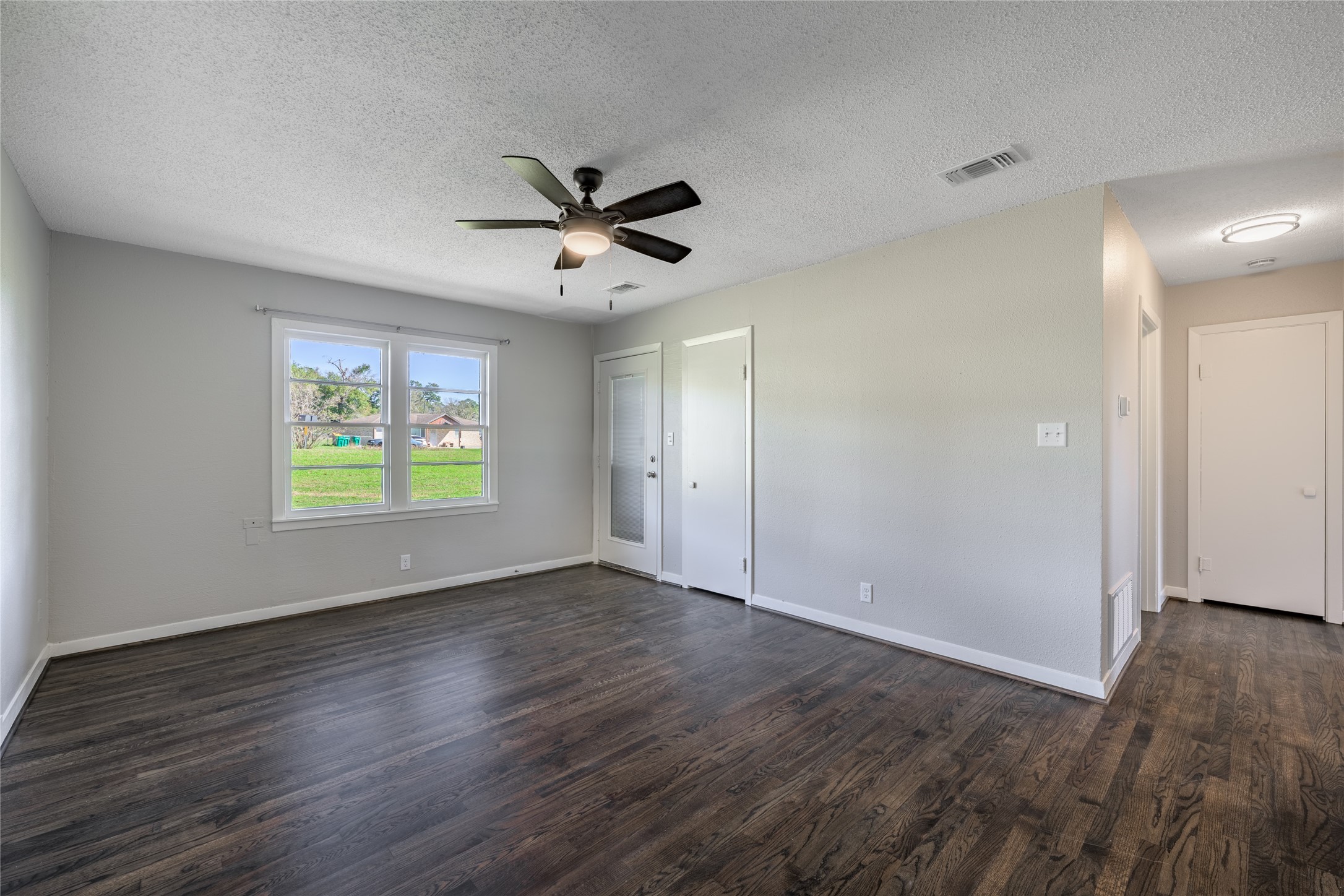 476 Ellinger Road La Grange, TX 78945 - Photo 4 of 14