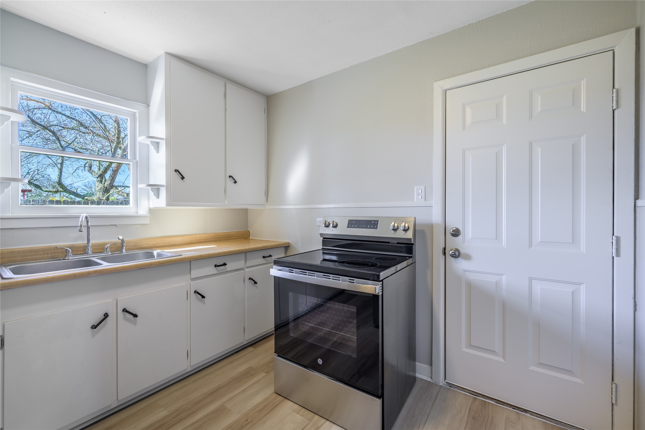 476 Ellinger Road La Grange, TX 78945 - Photo 7 of 14