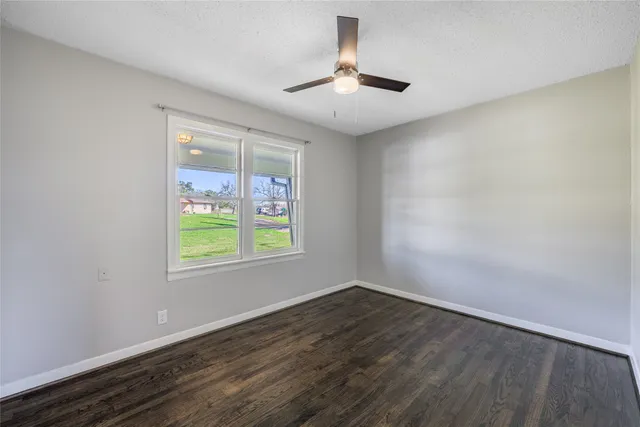 $1,300 | 476 Ellinger Road, La Grange, TX 78945