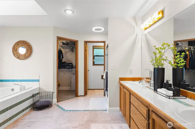 $799,950 | 6021 South 298th Place, Auburn, WA 98001